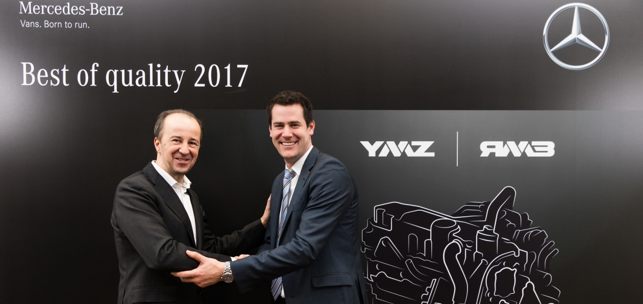 Mercedes наградил завод «Автодизель» за качество