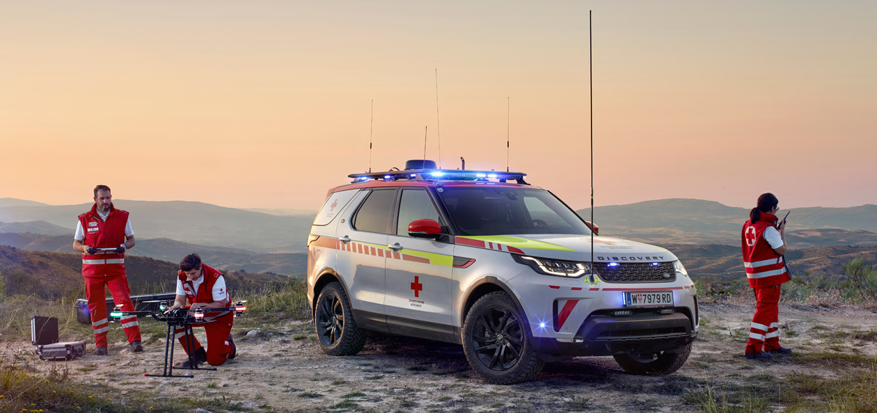 Land Rover Discovery пополнит парк Красного Креста