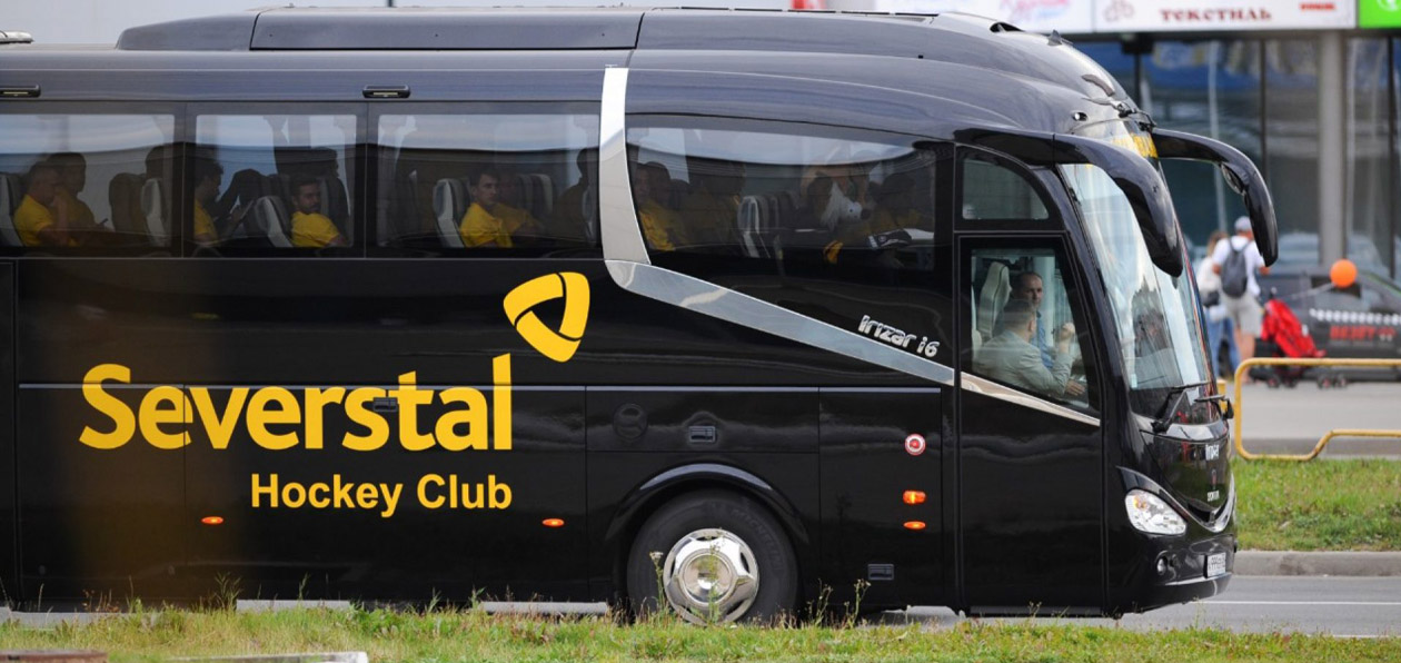 Scania поставила автобус для хоккейной команды «Северсталь»