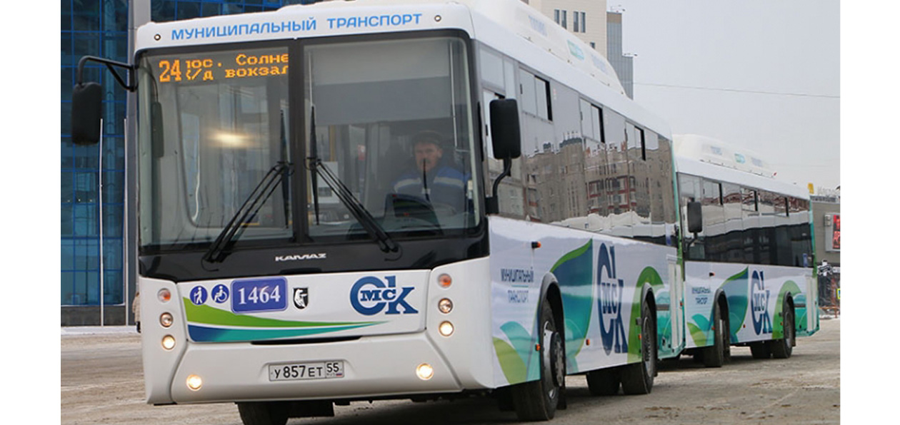 Газовые автобусы НефАЗ отправились в Омск