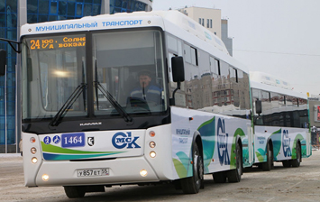 Газовые автобусы НефАЗ отправились в Омск