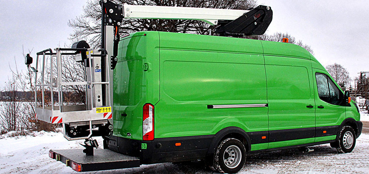 На базе Ford Transit сделали автовышку
