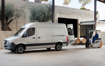 Mercedes-Benz предлагает Sprinter с одним из трех типов привода