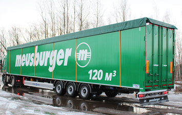 «Meusburger Новтрак» выпустил неординарный полуприцеп-щеповоз