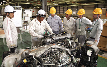 Российские специалисты прошли обучение на заводах Hino
