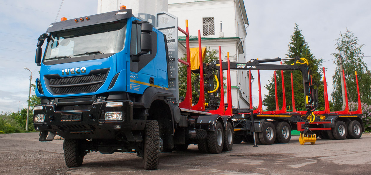 Iveco-АМТ разработала полноприводный сортиментовоз с КМУ