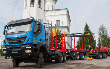 Iveco-АМТ разработала полноприводный сортиментовоз с КМУ