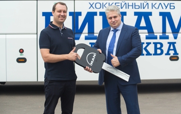 Хоккеисты «Динамо» поедут на автобусах MAN