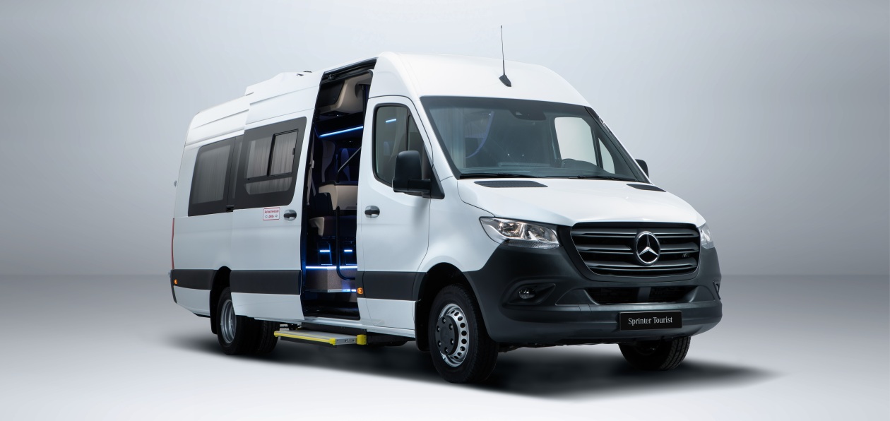 Mercedes открыл прием заказов на новый пассажирский Sprinter