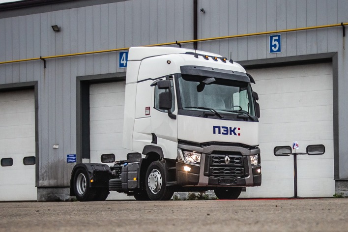Renault Trucks поставила сотый грузовик компании «Авто-ПЭК»