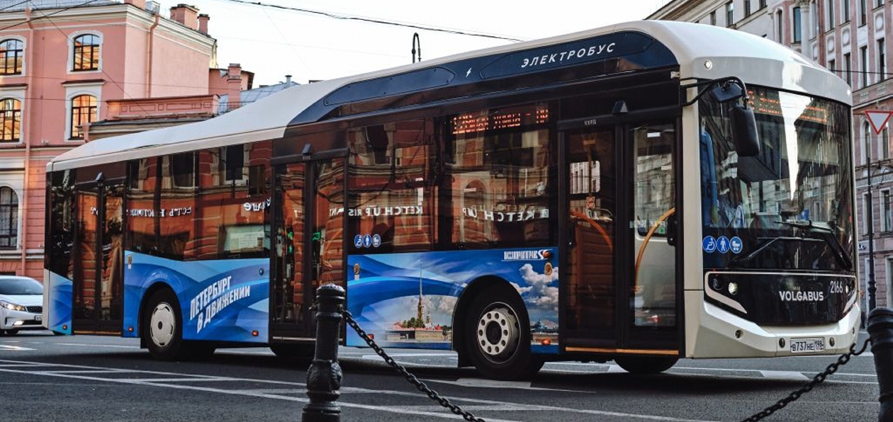 Электробусы перевезли за полгода в Петербурге 460 000 пассажиров