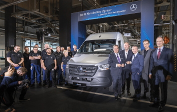 Mercedes eSprinter встал на конвейер