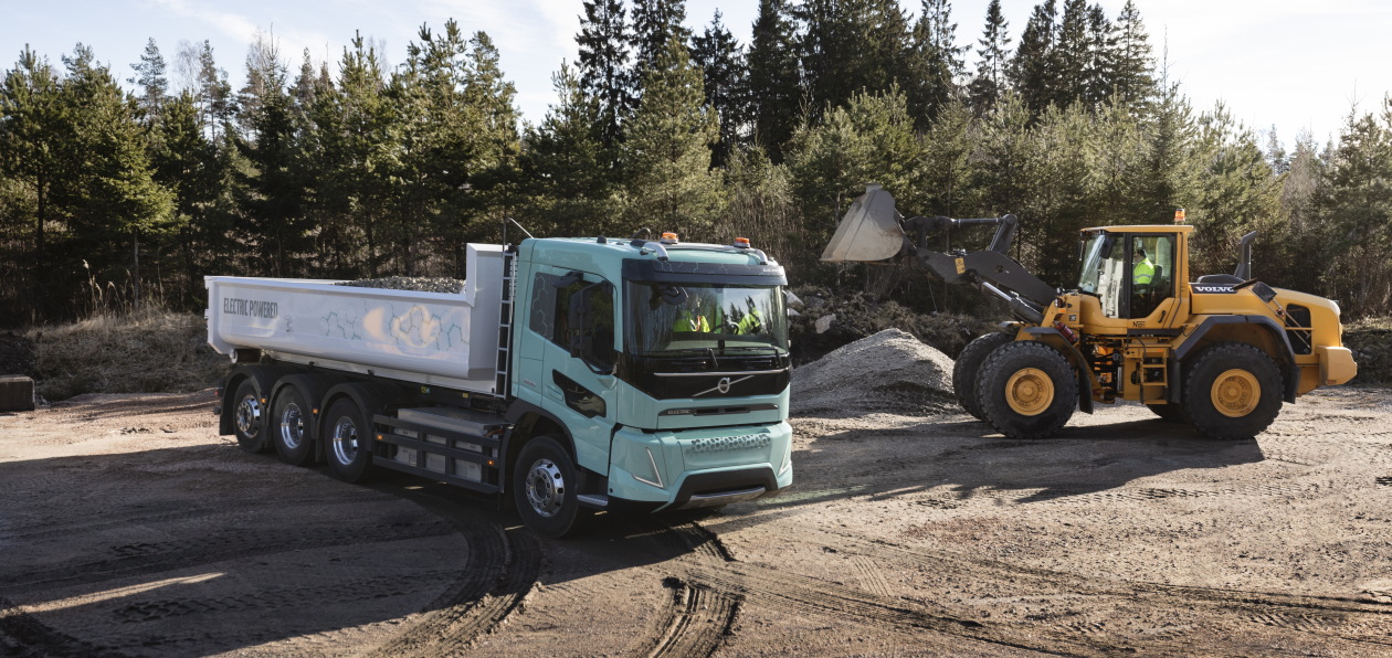 Volvo Trucks представил концепты тяжелых грузовиков на электротяге