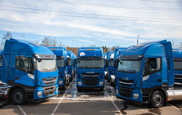 Iveco поставила российскому перевозчику 50 газовых грузовиков