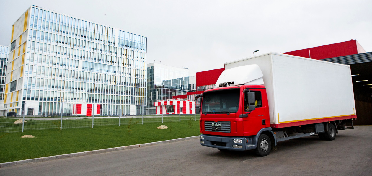 MAN доставил в московские больницы предметы первой необходимости