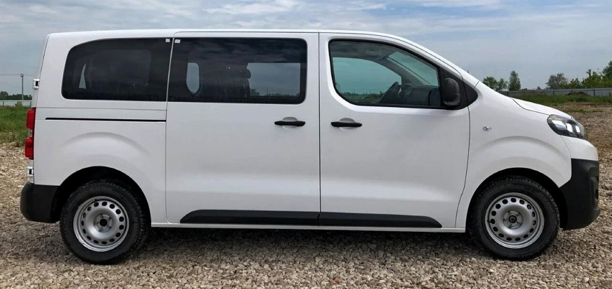 PSA Group представила пассажирскую версию новых Peugeot Expert и Citroen Jumpy