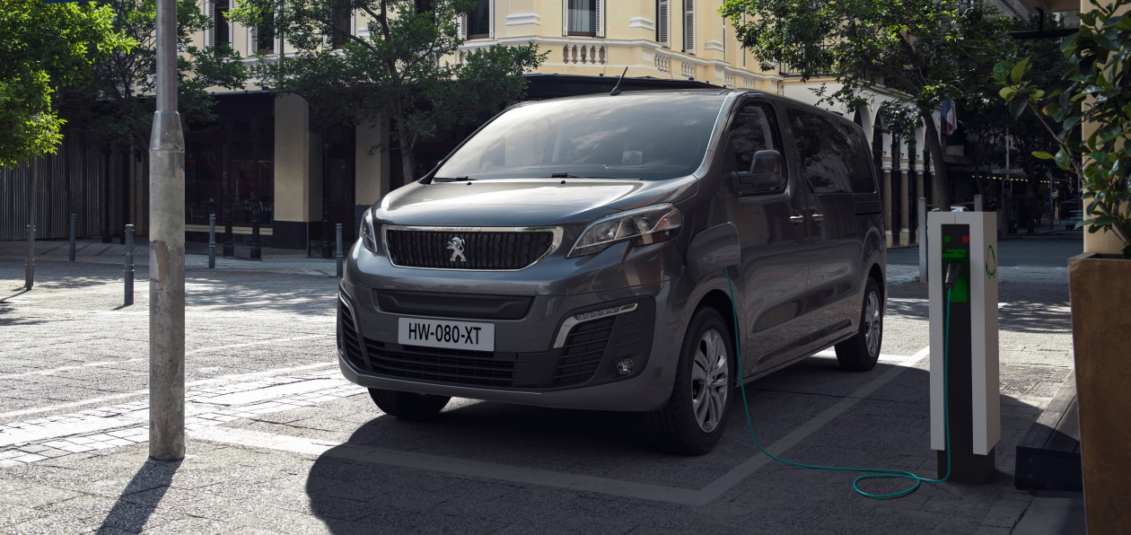 Peugeot представил электрический Traveller