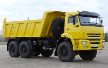 Полноприводные КАМАЗы отправились на стройку тоннеля в Башкирию