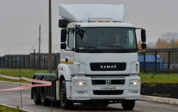 В Казахстане освоили выпуск седельных тягачей КАМАЗ