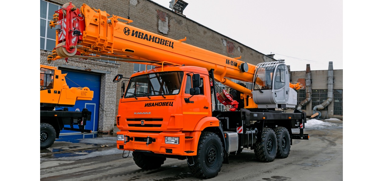 ИМЗ «Автокран» выпустил новую 25-тонную модель