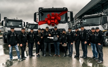 Mercedes поставил российскому заказчику 12 новых Arocs