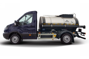 В России стали доступны автоцистерны на базе Ford Transit