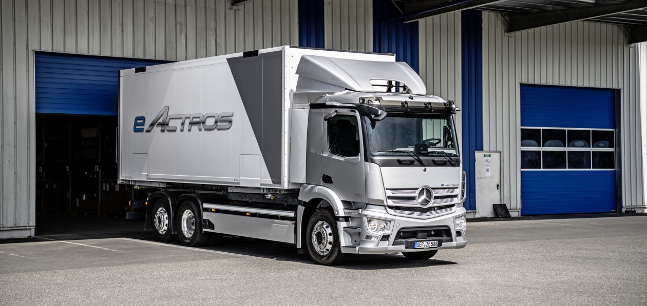 Mercedes «рассекретил» новый eActros