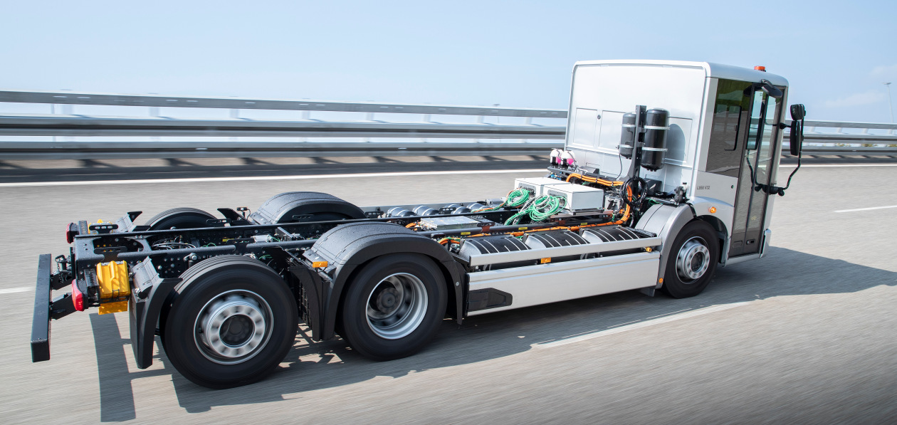 Mercedes-Benz начал испытания электромусоровоза eEconic