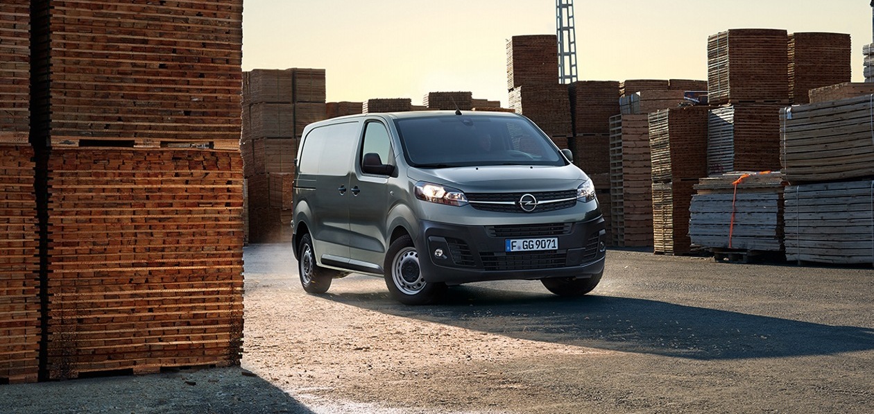 Фургон Opel Vivaro получил версию с «автоматом»