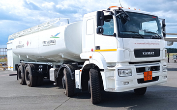 Топливозаправщик на шасси КАМАЗ пополнил спецпарк аэропорта «Бегишево»