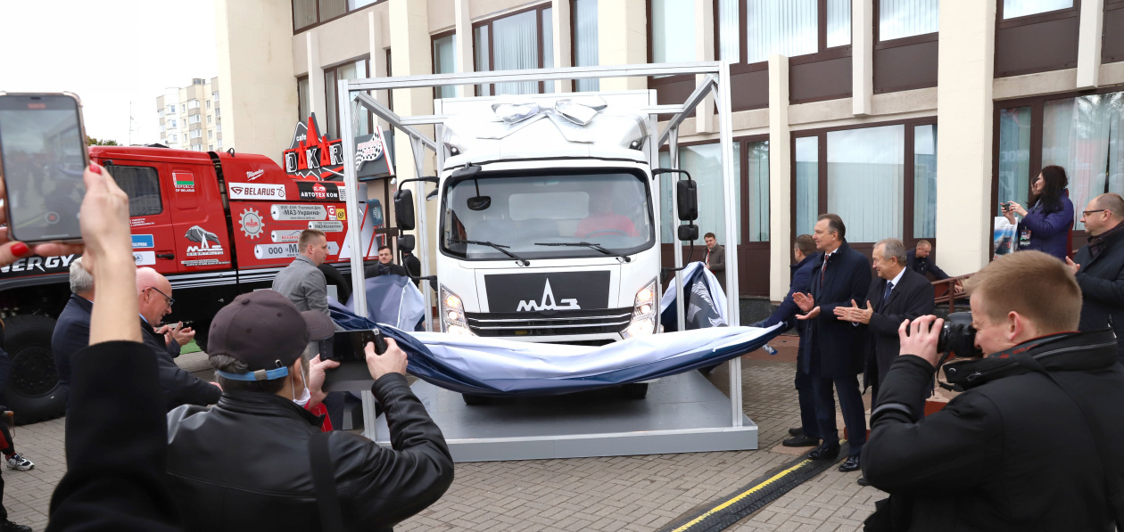 Новый среднетоннажник МАЗ представили публике