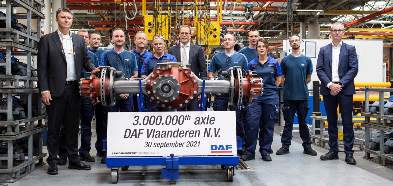 DAF приурочил выпуск трехмиллионного моста к 50-летнему юбилею завода в Бельгии