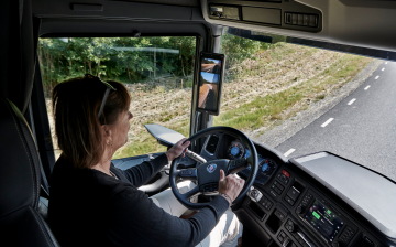 В Scania показали камеры заднего вида, которые заменят привычные зеркала