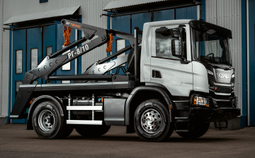 Первый импортный бункеровоз Scania передали клиенту из Сибири