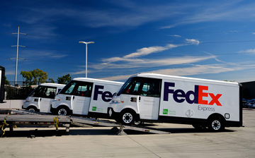 GM передала первые фургоны BrightDrop EV600 курьерской службе FedEx
