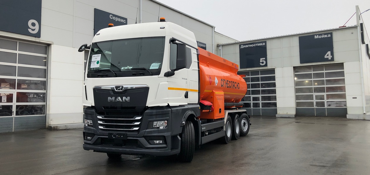 Первый в России бензовоз на шасси MAN TGX передали «Башнефти»