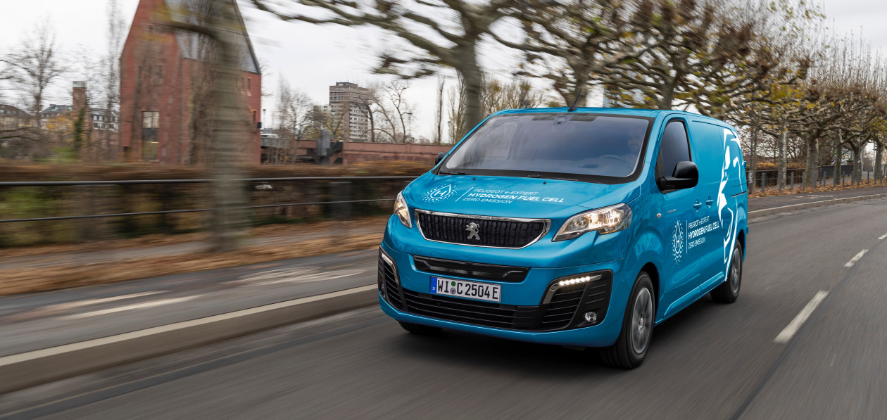 Началось серийное производство водородного Peugeot Expert