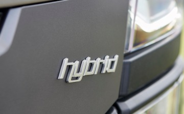 Гибридные грузовики Scania пошли в серию