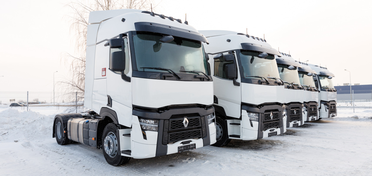 11 тягачей Renault Trucks передали «Мираторгу»