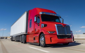 Капотный тягач Western Star 57X представили в Америке