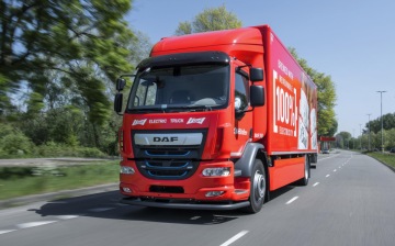 DAF начал поставлять клиентам новый LF Electric