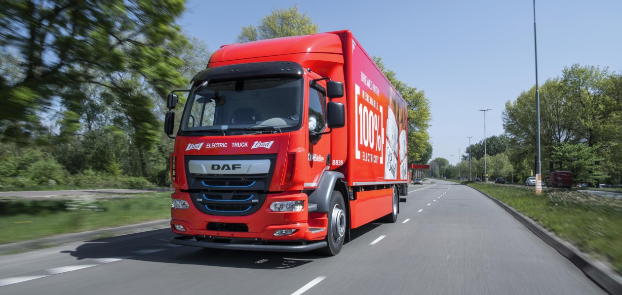 DAF начал поставлять клиентам новый LF Electric