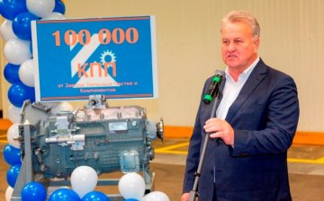 На «КАМАЗе» устроили митинг в честь выпуска стотысячной КПП