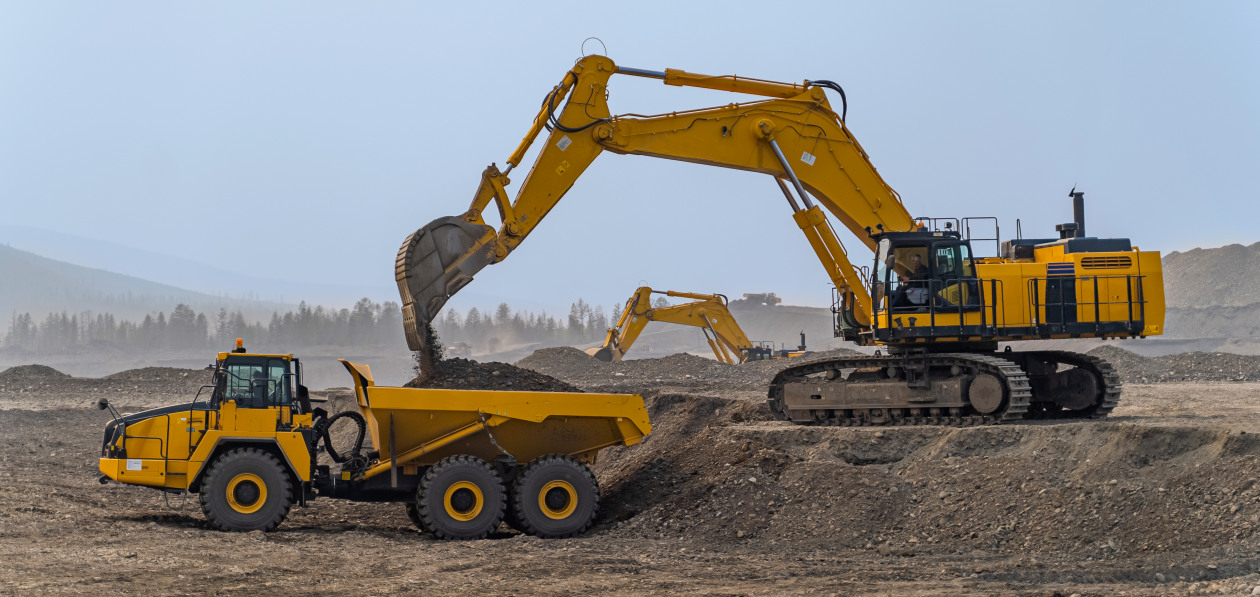 Техника Komatsu будет работать на маслах Lukoil