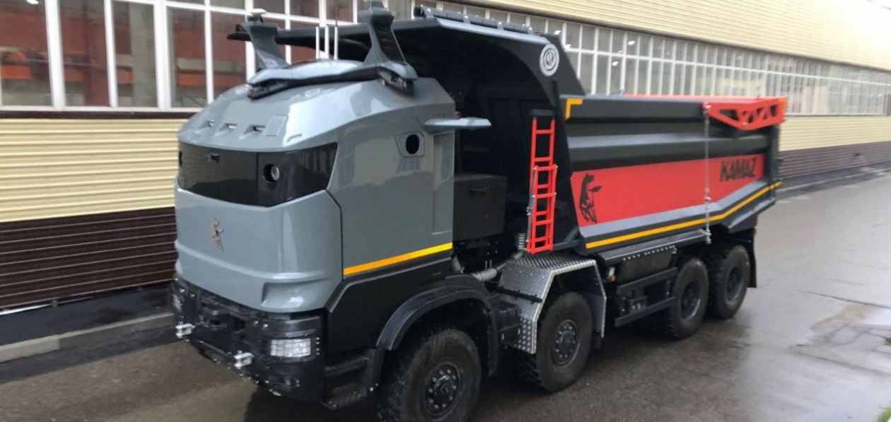 «КАМАЗ» показал беспилотный самосвал «Атлант-49 Робокоп»