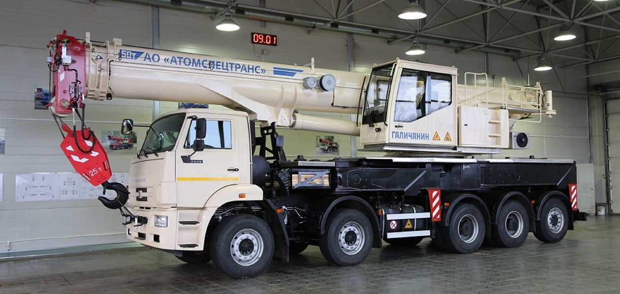 В России разработали автокран, способный работать при землетрясении