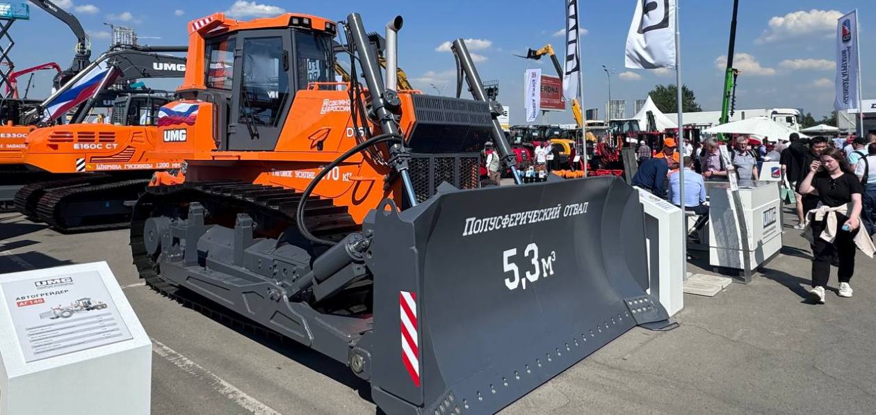 UMG представил новый бульдозер D16H