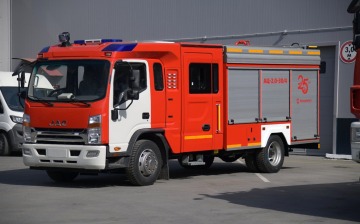 Петербургские пожарные получили автоцистерну на базе JAC N120