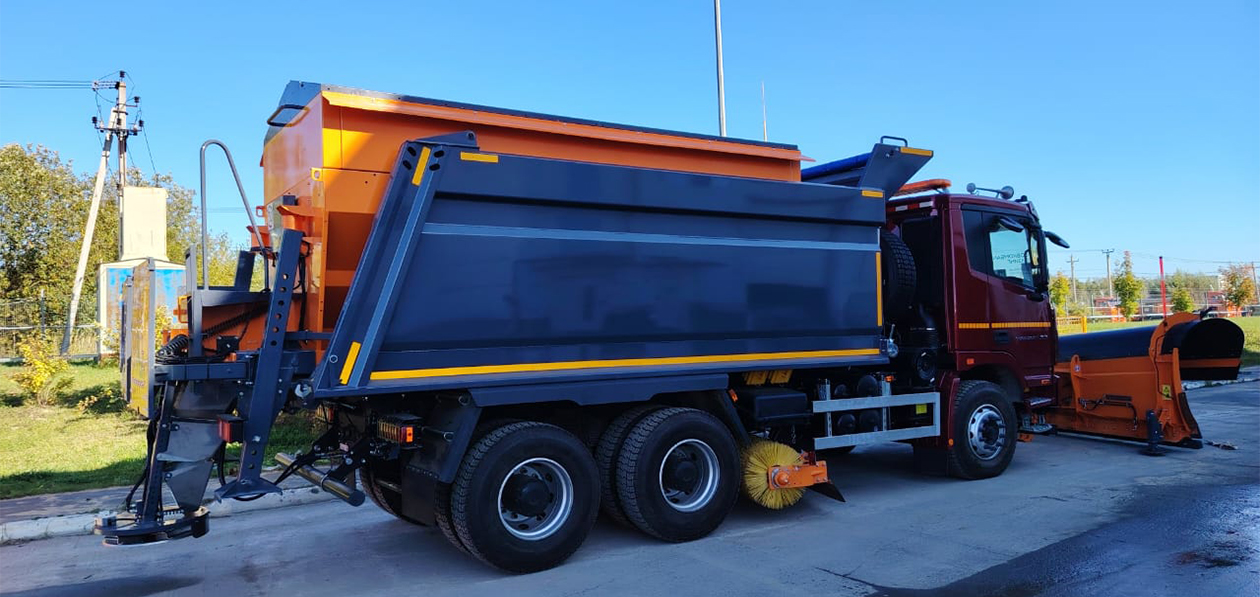 СТТ представила новую дорожную машину на базе «Валдая 33»