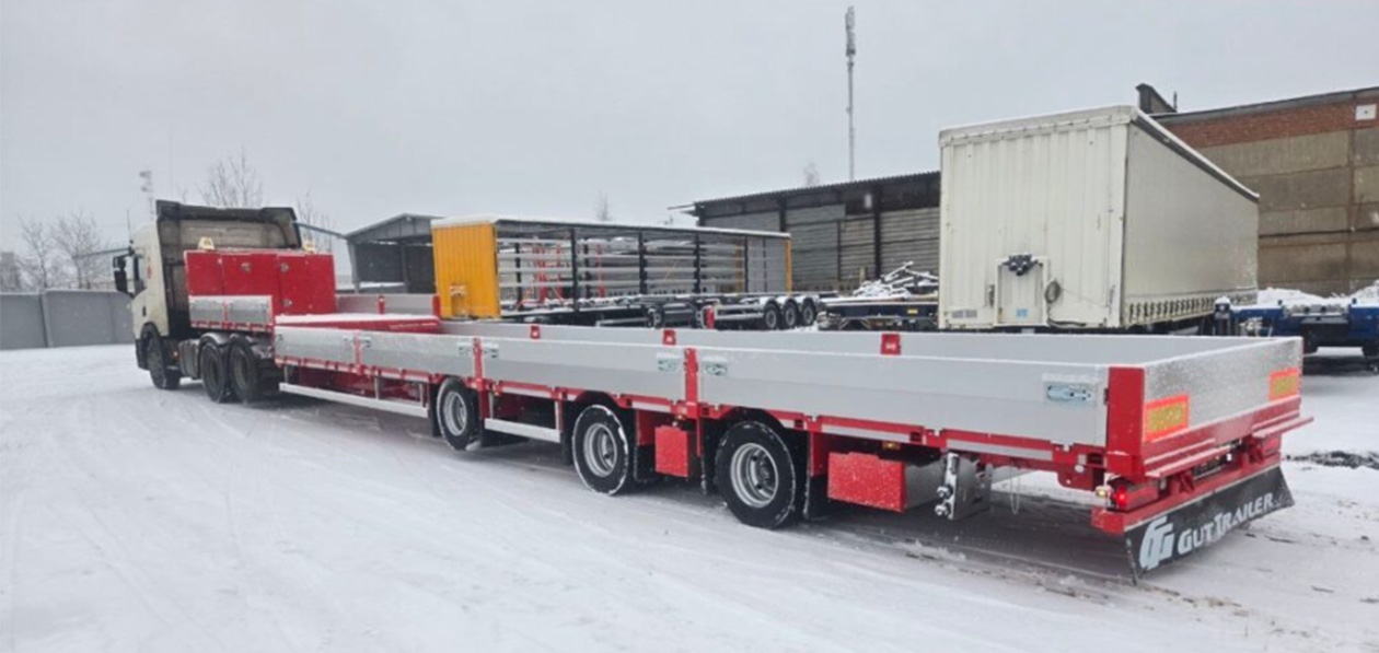 В России представили новый бортовой полуприцеп